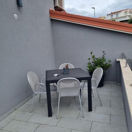 Apartments Jadran プリモシュテン エクステリア 写真