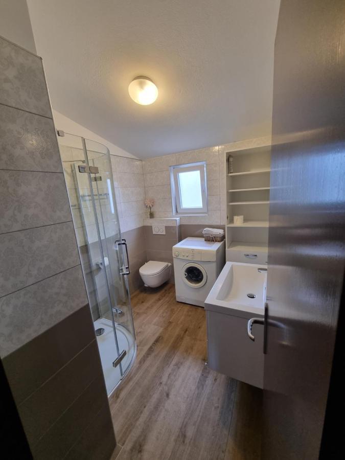 Apartments Jadran プリモシュテン エクステリア 写真